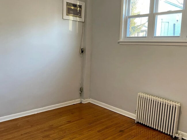 Building Photo - 202 Ackerman Ave