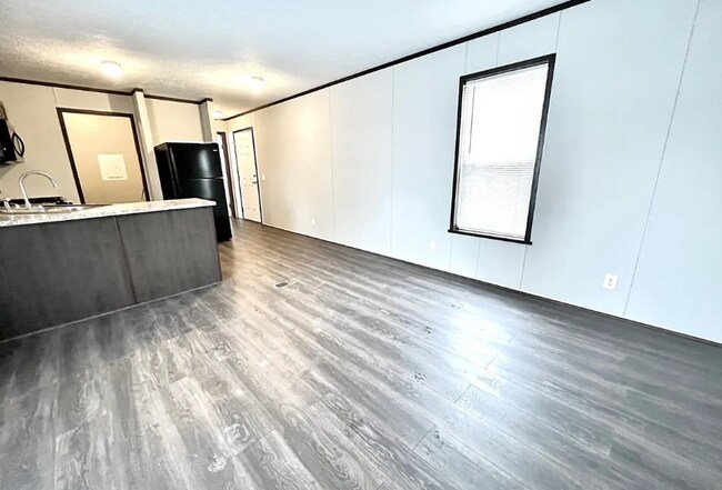 Foto del edificio - 17020 Sleepy Hollow Blvd