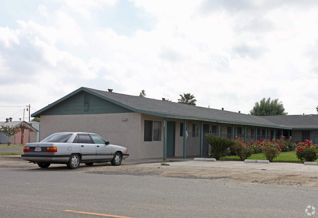 Foto del edificio - 240 Simpson Ave