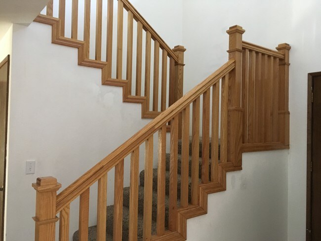 Escalera - 1127 Sunburst St