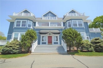 Building Photo - 398 Wolcott Ave