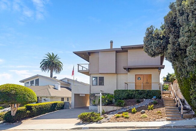 Building Photo - Spacious Point Loma Home with Breathtaking...