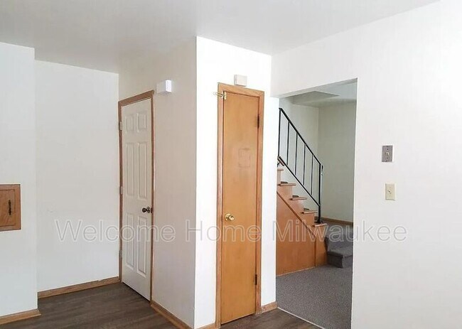 Foto del edificio - 6747A N 75th St