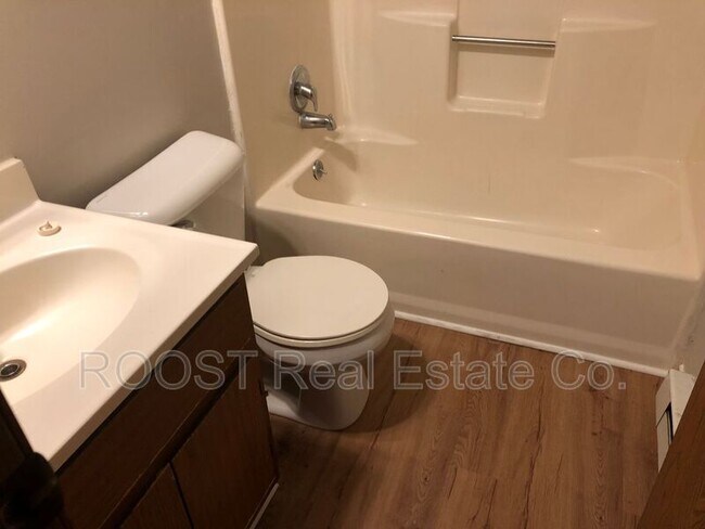 Foto del edificio - 213 N Madison Rd