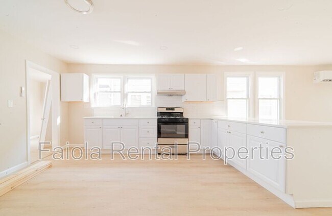 Foto del edificio - 115 N Delancy Pl