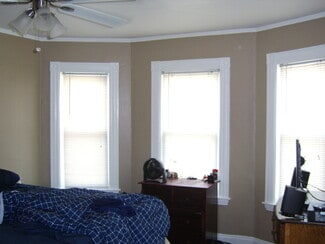 Building Photo - 71 Fairbanks St