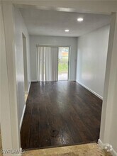 Building Photo - 806 Gardenside Ct
