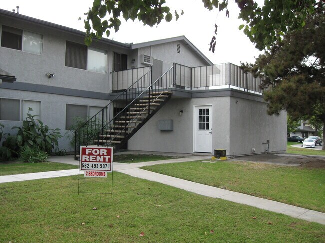 Front of Bldg. - 11243 Western Ave