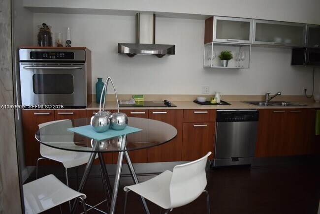 Foto del edificio - 1528 Brickell Ave