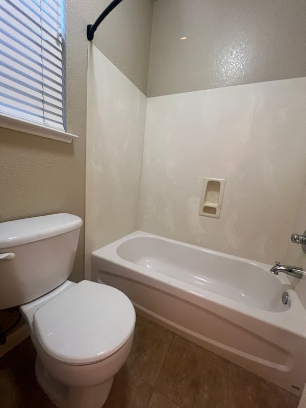 Building Photo - 1623 Bermuda Ln
