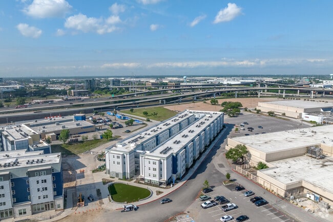 Contexto y perspectiva - Summit at Renaissance Park