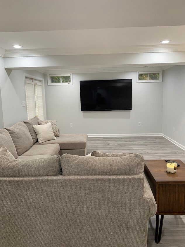 Primary Photo - 9 Dittmann Way