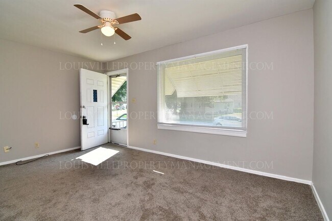Foto del edificio - 1636 Earl Avenue