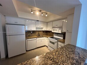 Building Photo - 7118 Bonita Dr