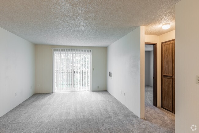 1BR, 1BA - 592SF - Living Room - Gardenview Estates