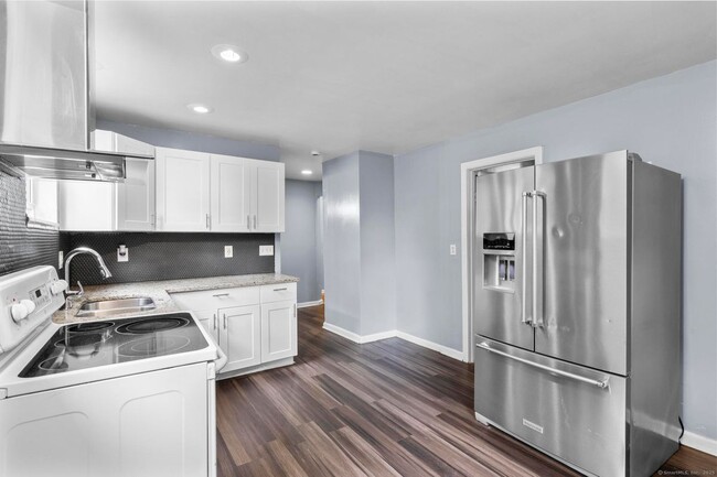 Building Photo - 22 Wyman St