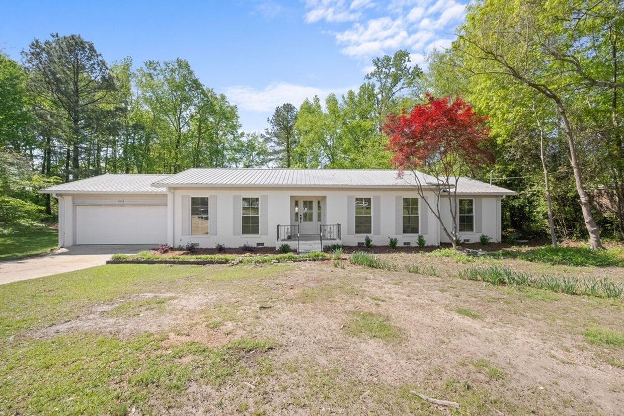 Foto principal - Remodeled 3 bd 2 ba rental in Southside!!