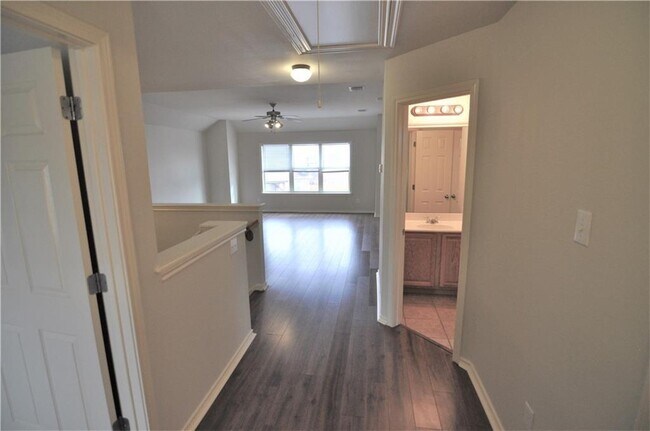 Foto del edificio - 2604 Elkhorn Ranch Rd