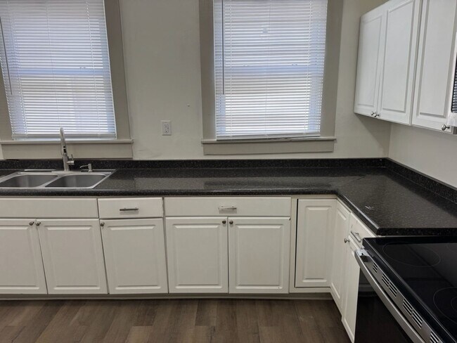 Foto del edificio - Charming 1BR Apartment in Bristol, TN - Cozy Living Awaits!