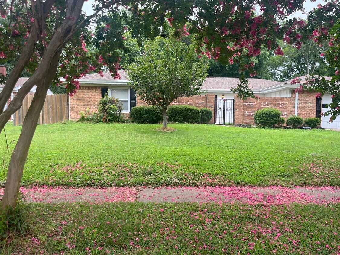 Foto del edificio - 4840 Brandywine Dr