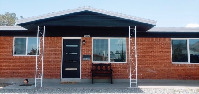 Building Photo - 3804 Titanic Ave