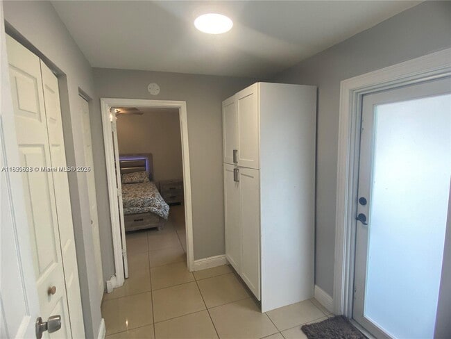 Foto del edificio - 3500 NW 32nd Ct