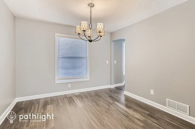 Foto del edificio - 1324 87th Ave N, Brooklyn Park, MN, 55444