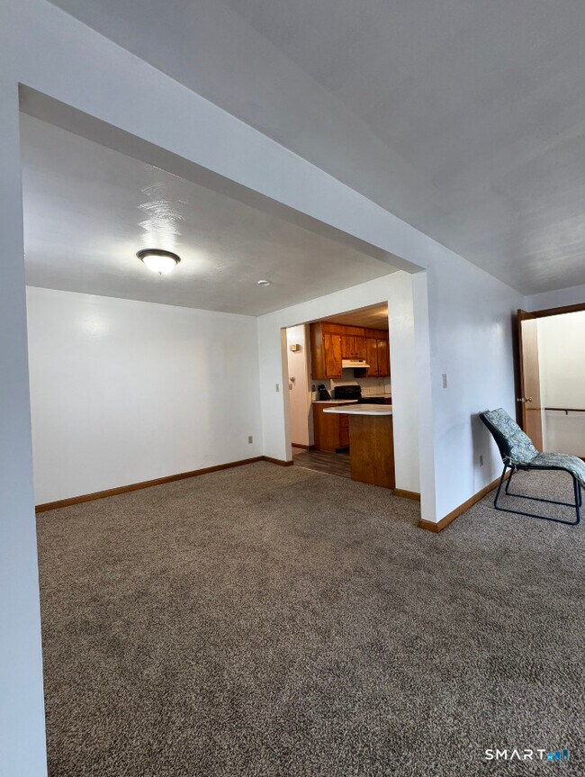 Building Photo - 16 Grove St