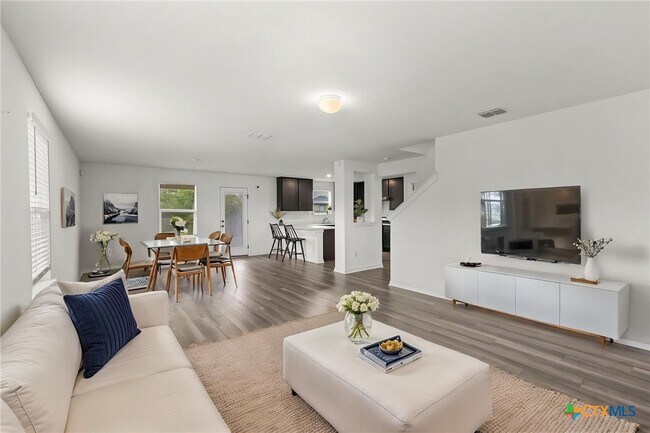 Foto del edificio - 4703 Plaza Ctr