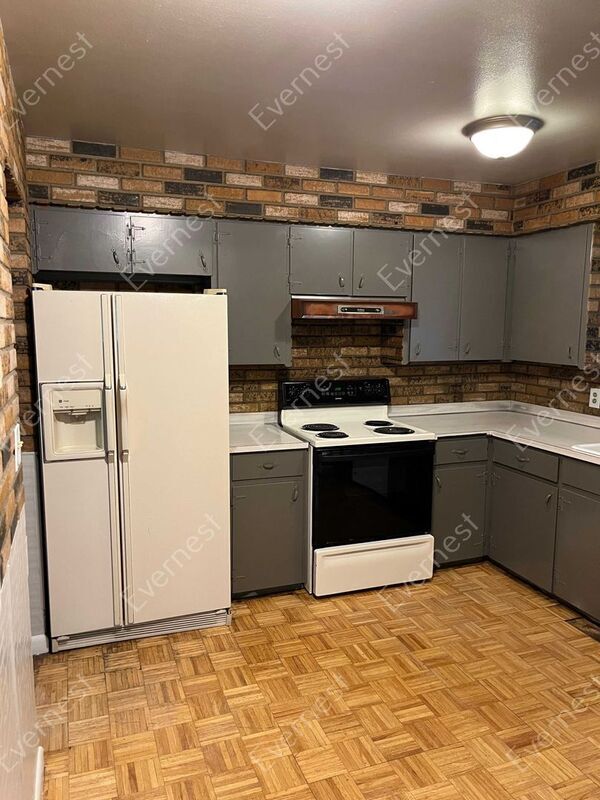 Foto del edificio - 1413 S Bryan Ave