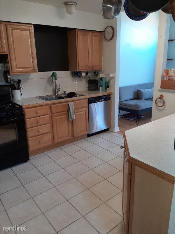 Building Photo - 700 Shady Oaks Ct