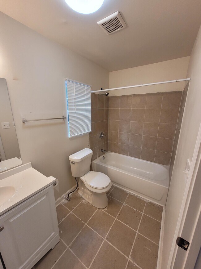 Building Photo - 1079 Rebel Forest Dr SE