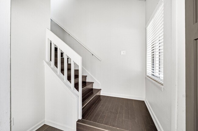 Building Photo - 8983 Heron Walk Dr