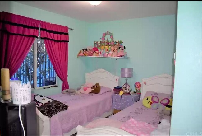 Foto del edificio - 8462 Zamora Ave