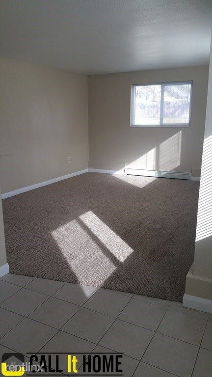 Building Photo - 2 br, 1 bath Duplex - Legacy 1396 Unit 4