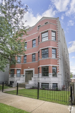 Building Photo - 1657 W Wrightwood Ave