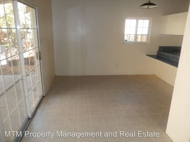 Building Photo - 4960 Chaparral Way