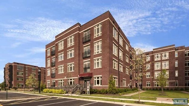 Building Photo - 3315 Riverview Ave