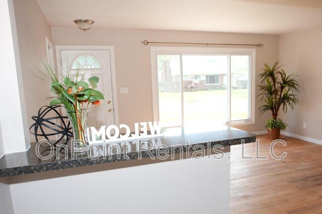 Building Photo - 331 Radcliff St