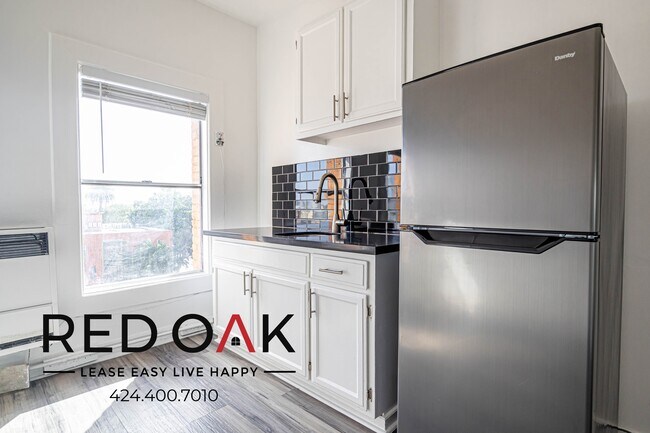 Foto del edificio - 744 Beacon Ave