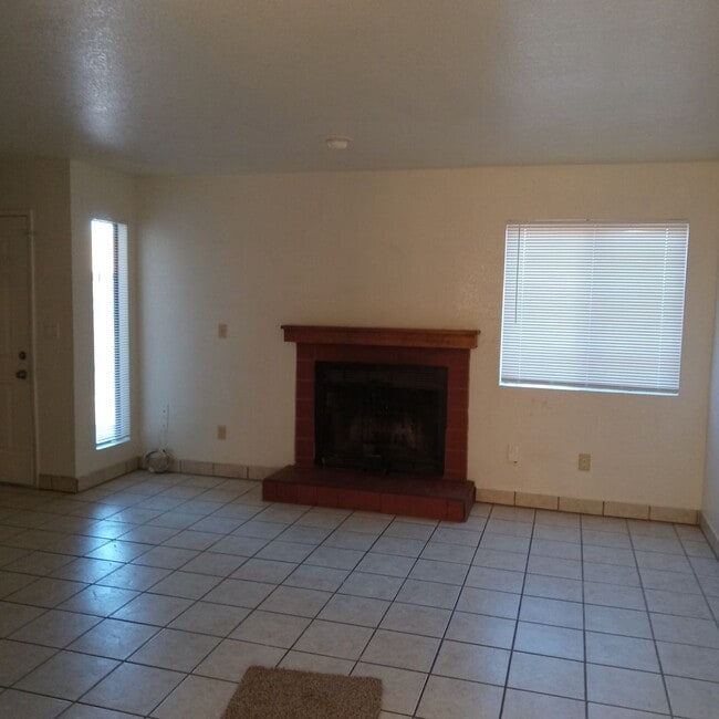 Foto del edificio - 21640 Brook Dr