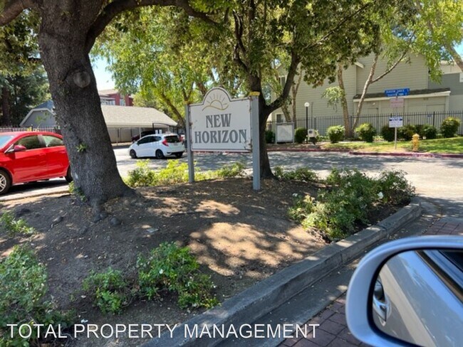 Building Photo - 2 br, 2 bath House - 272 SHADOW RUN DR