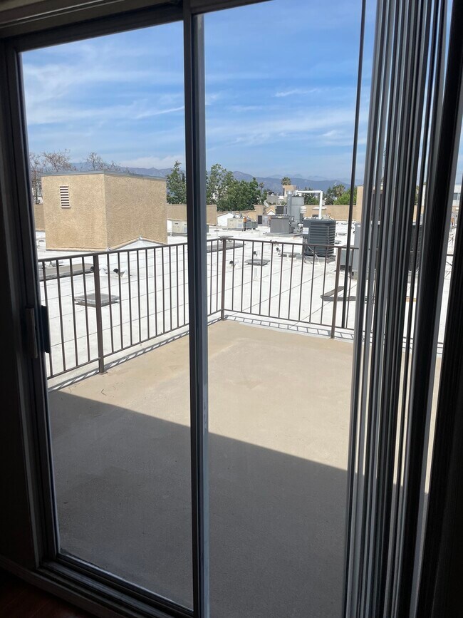 Sala de estar - 11252 Peach Grove St