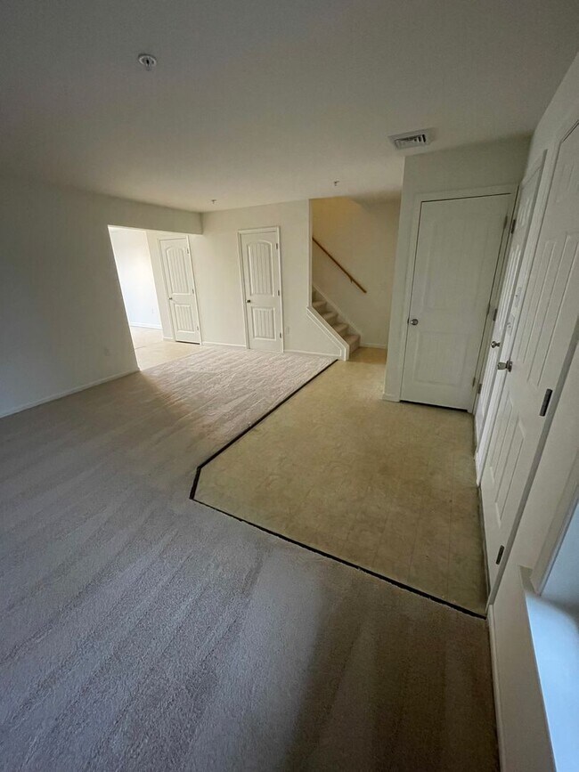 Foto del edificio - Updated 3 Bed 3 Bath Townhouse in Marietta!