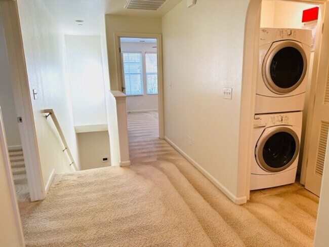 Foto del edificio - $2,195 Harlan Ranch, 3 Bed 2.5 Bath - Elev...
