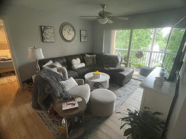 Foto del edificio - 3805 NW Mediterranean Ln