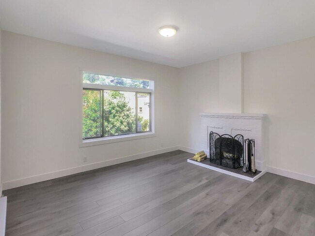 Building Photo - 2 br, 1 bath House - 169 Throckmorton Unit 1