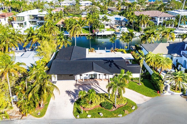 Foto del edificio - 2443 NE 26th St