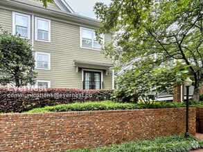 Building Photo - 280 Carlyle Park Dr