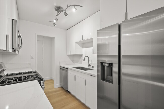 Cocina v2 - 12030 Rochester Ave